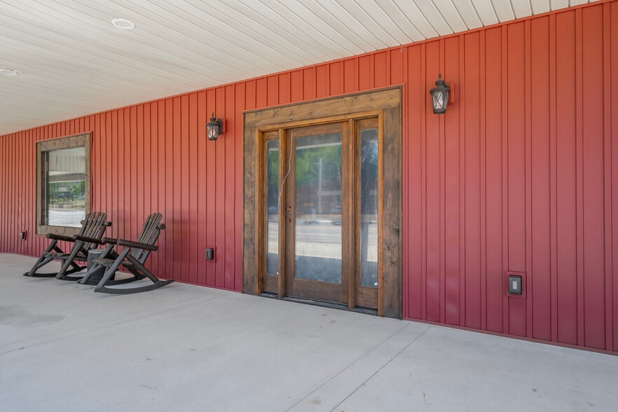 More Photos Of 613 N Main St, Piedmont Restaurant For Sale