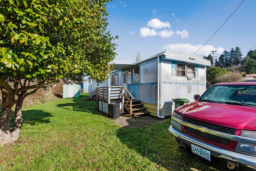 More Photos Of 93531 Coal Bank Ln, Coos Bay Manufactured Housing Mobile Home Park For Sale