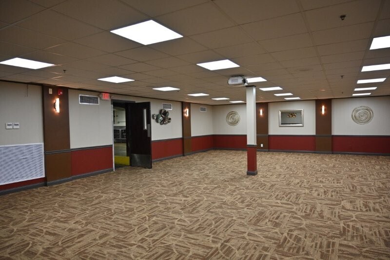 More Photos Of 517 S 4th St, Springfield General Retail For Sale