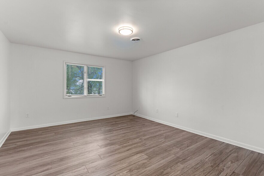 More Photos Of 3069 River Rd, Camden Storefront Retail Office For Sale