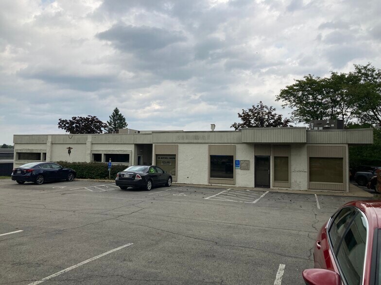 More Photos Of 1749 S Raccoon Rd, Youngstown Medical For Lease