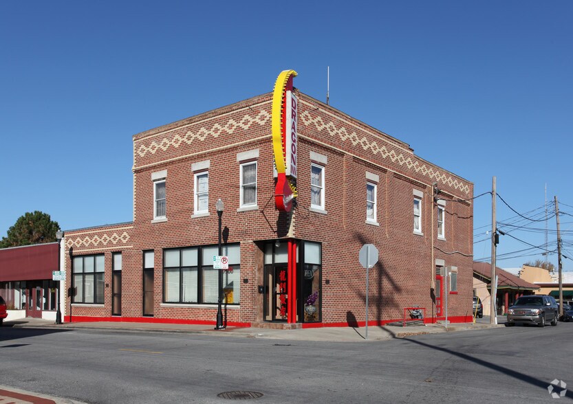 Primary Photo Of 7500 W 80th St, Overland Park Storefront Retail Office For Lease