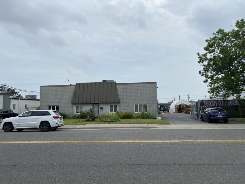 Primary Photo Of 47 Allen Blvd, Farmingdale Warehouse For Sale
