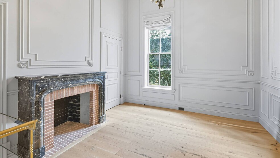 More Photos Of 1008 West Ave, Austin Unknown For Lease