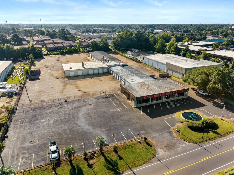More Photos Of 108 E I65 Service Rd N, Mobile Auto Dealership For Sale