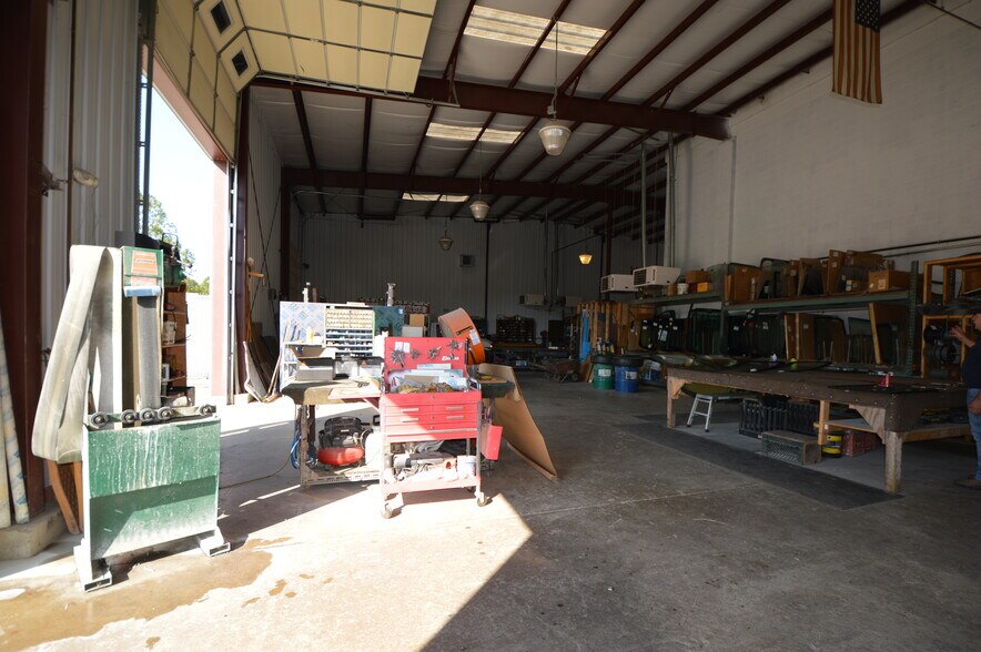 More Photos Of 7278 Centreville Rd, Manassas Showroom For Lease