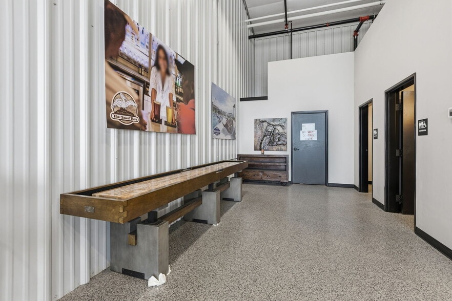 More Photos Of 360 Rancho Dr, Windsor Self Storage For Sale