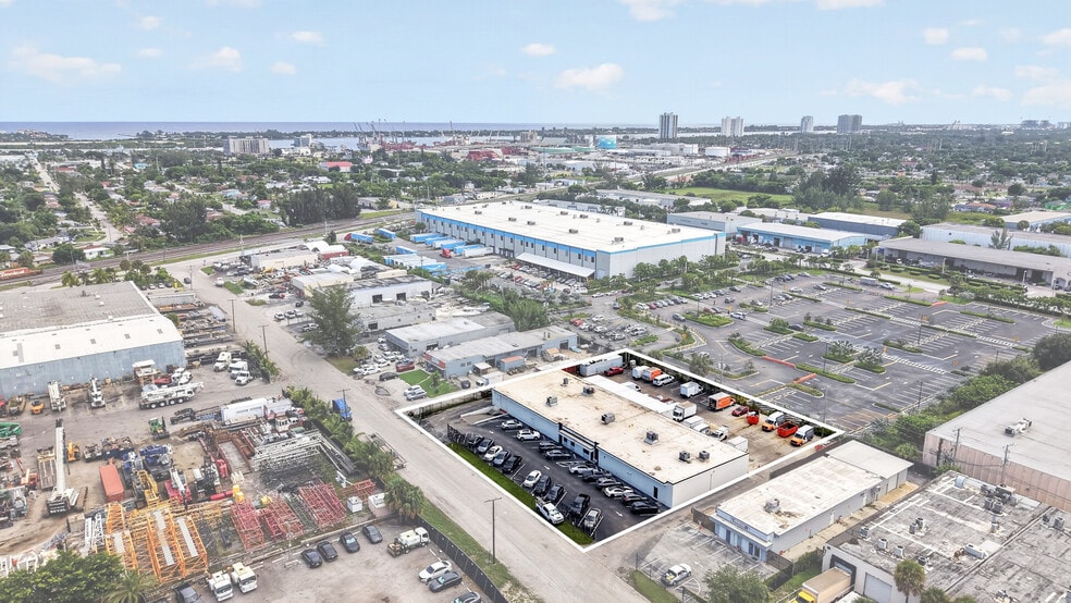 More Photos Of 945 W 15th St, Riviera Beach Warehouse For Sale