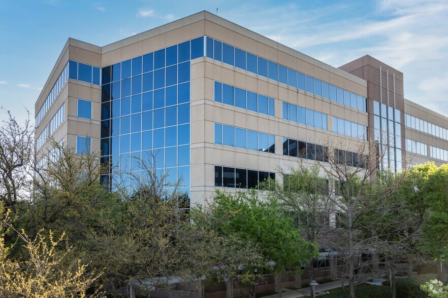 More Photos Of 14911 Quorum Dr, Addison Office For Lease