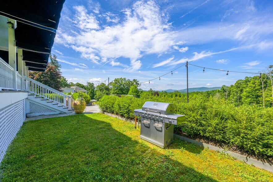 More Photos Of 2 Kemble St, Lenox Hospitality For Sale