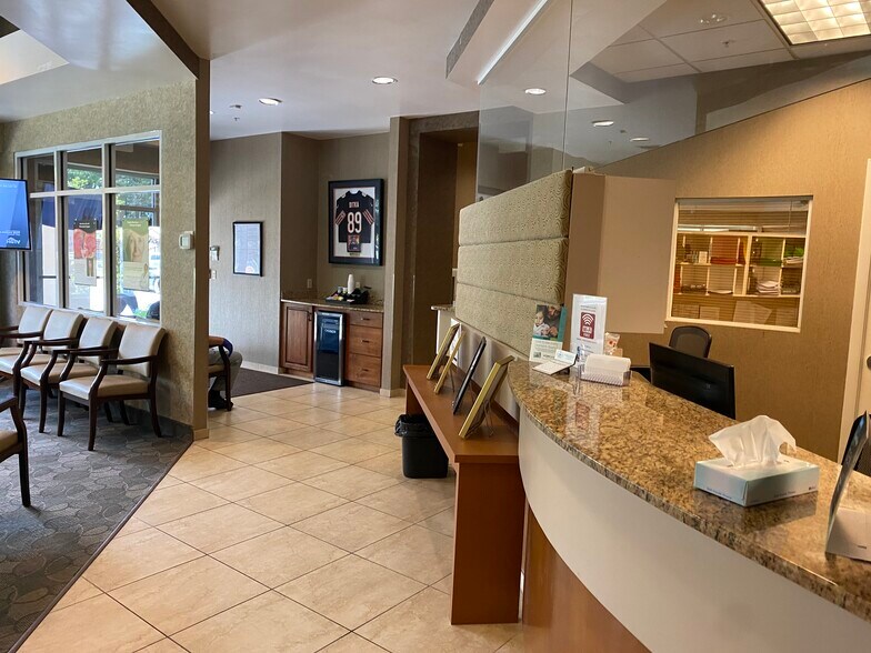 More Photos Of 12731 New Brittany Blvd, Fort Myers Office For Sale