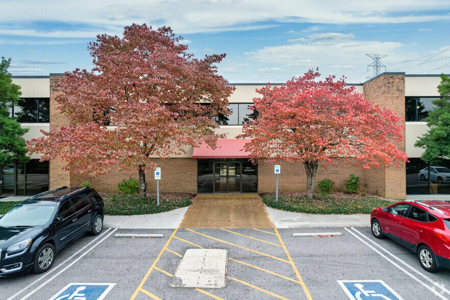 More Photos Of 9050 Executive Park Dr, Knoxville Office For Lease