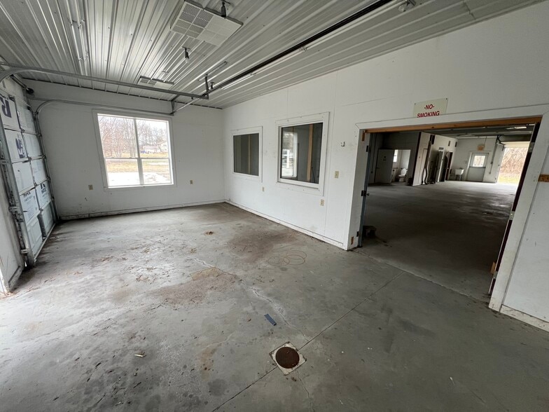More Photos Of 1789 York Rd, Gettysburg Light Distribution For Lease