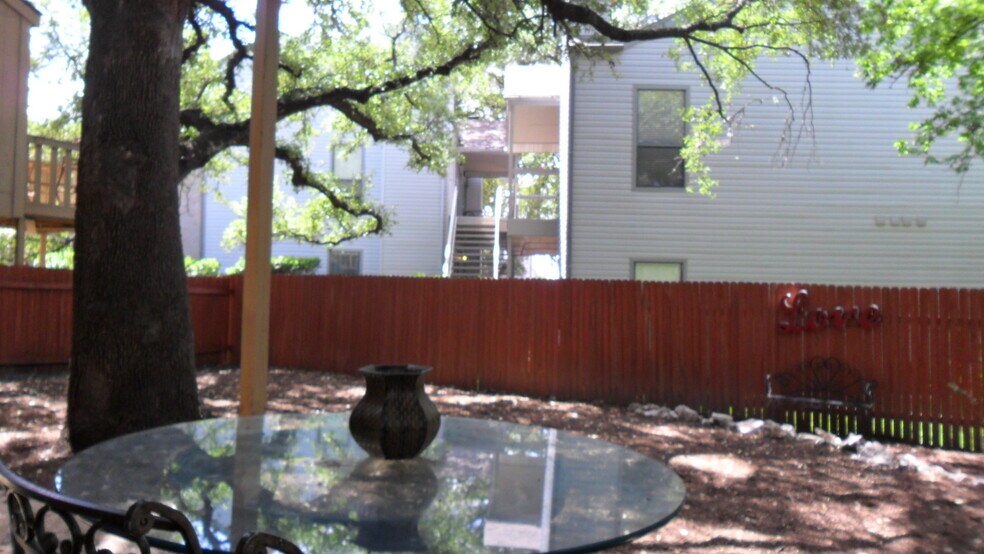 More Photos Of 708-800 S 1st St, Austin Multifamily For Sale