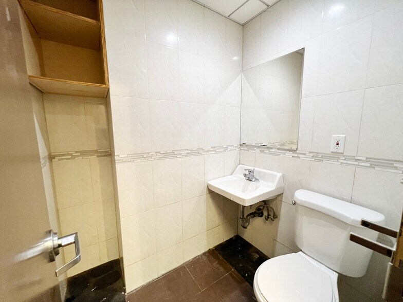 More Photos Of 128-138 Mott St, New York Medical For Sale