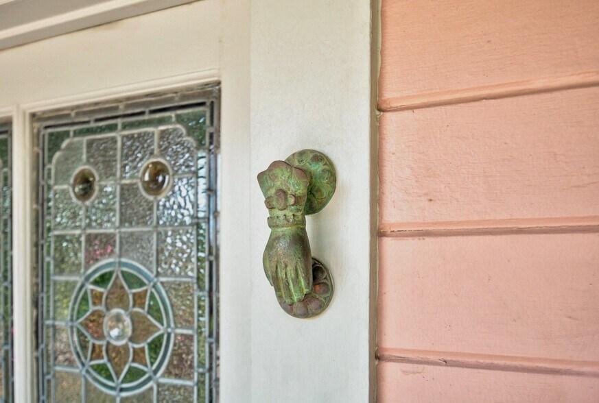 More Photos Of 812 W 10th St, Austin Office For Sale