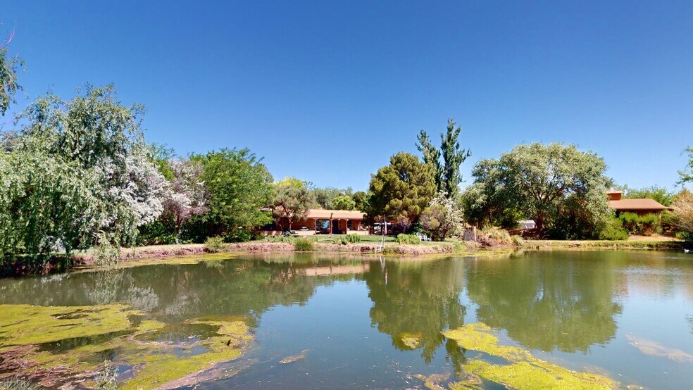 Primary Photo Of 1804 E College Blvd, Roswell General Retail For Sale