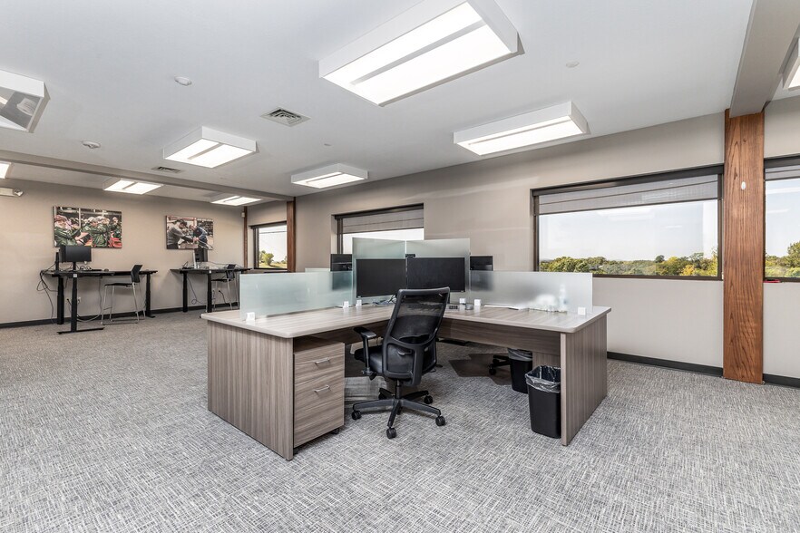 More Photos Of 3681 Prism Ln, Kieler Office For Sale