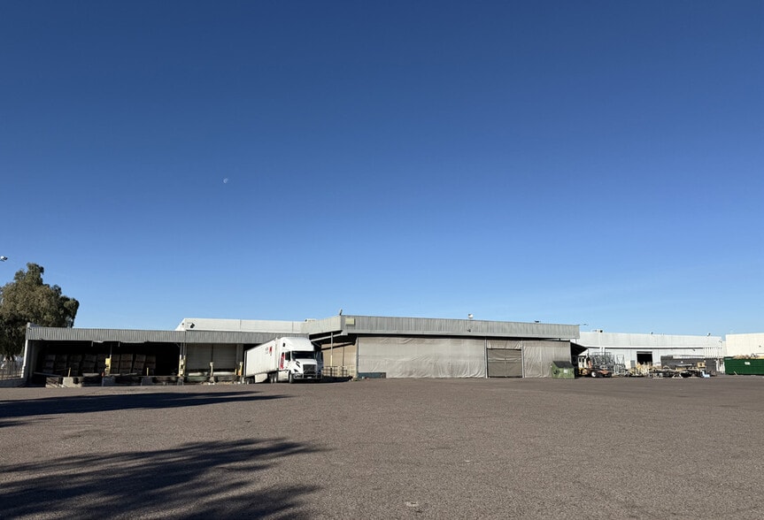 More Photos Of 4932 W Colter St, Glendale Warehouse For Sale