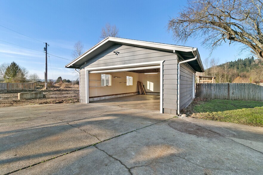 More Photos Of 16421 64th St E, Sumner Specialty For Sale