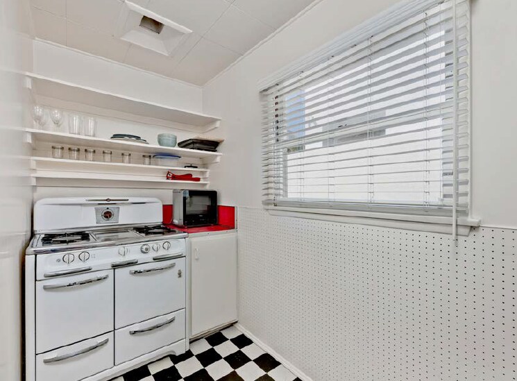 More Photos Of 137 Strand St, Santa Monica Specialty For Sale
