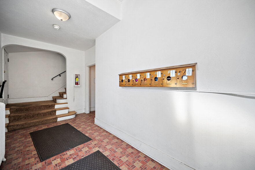 More Photos Of 33 W Willamette Ave, Colorado Springs Multifamily For Sale