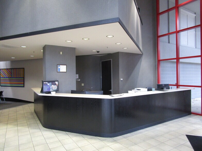 More Photos Of 7127-7133 Riverside Pky, Tulsa Office For Sale