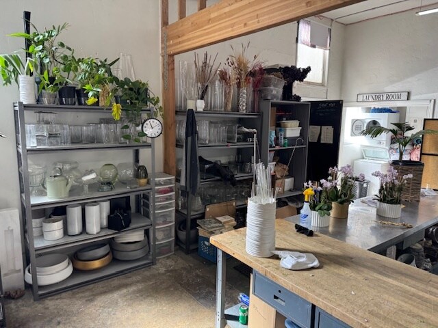 More Photos Of 407-413 E 19th St, Bakersfield Storefront For Sale