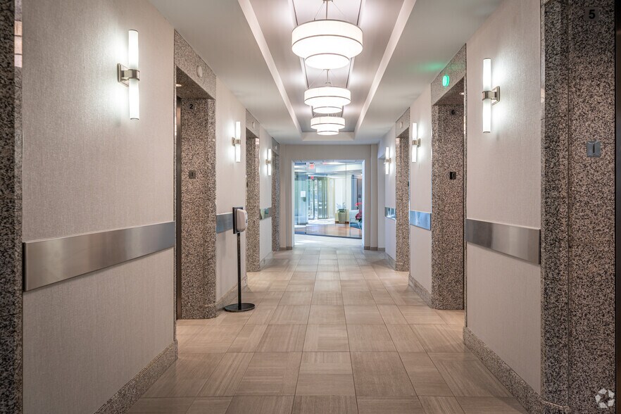 More Photos Of 363 N Sam Houston Pky E, Houston Office For Lease