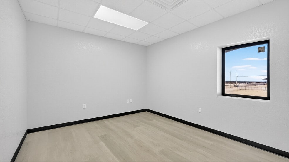 More Photos Of 16511 W Basin St, Odessa Industrial For Lease