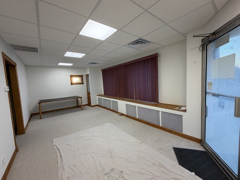More Photos Of 4155 Addison St, Chicago Office For Lease