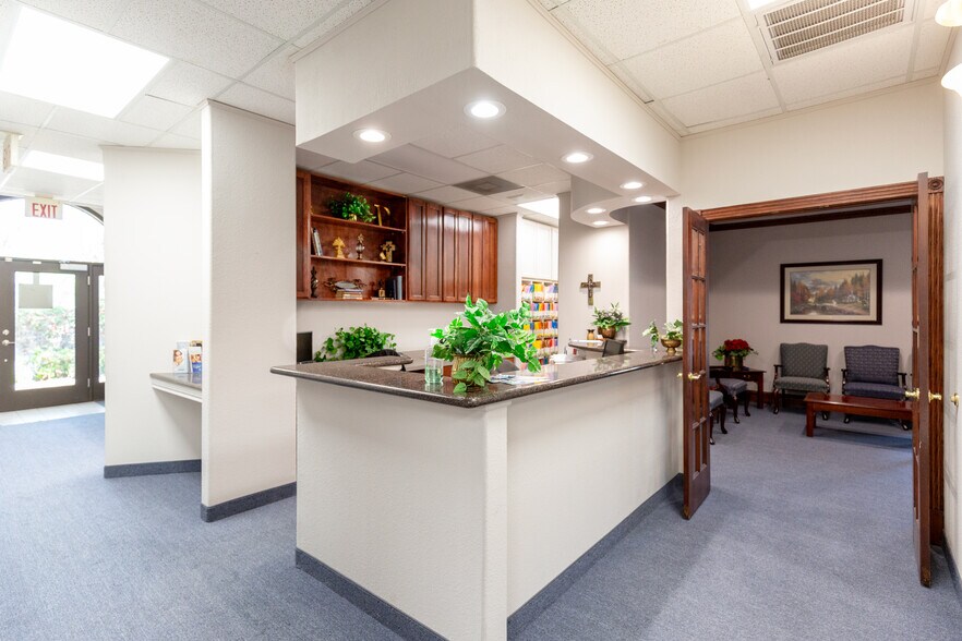 More Photos Of 5156 Village Creek Dr, Plano Medical For Sale