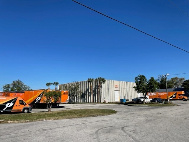 More Photos Of 7051 SW 21st Pl, Fort Lauderdale Warehouse For Sale