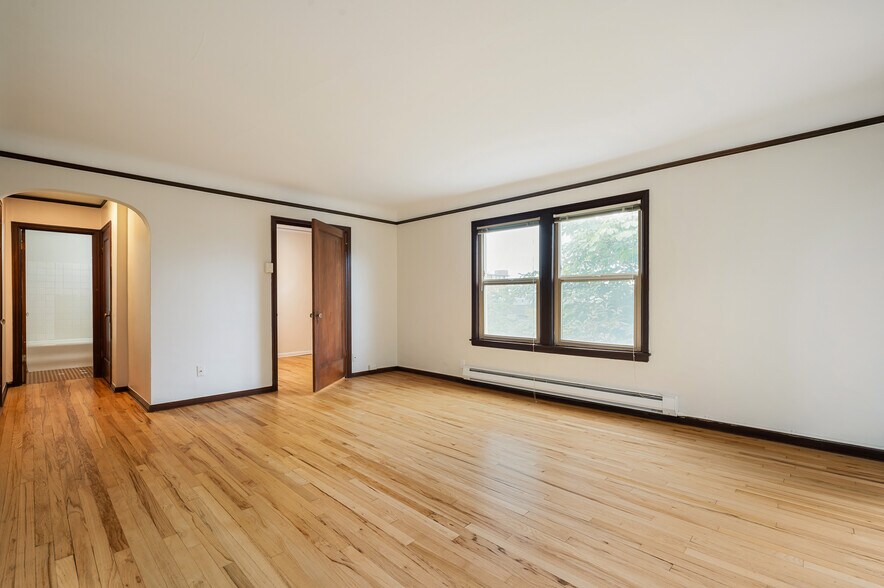 More Photos Of , Seattle Multifamily For Sale