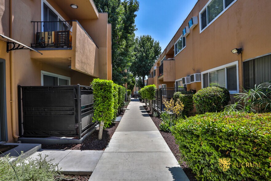 More Photos Of 20951 Roscoe Blvd, Canoga Park Apartments For Sale
