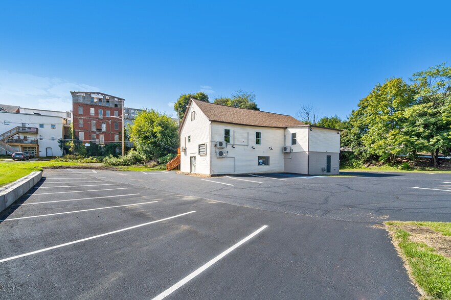 More Photos Of 206 N Sgt Stanley Hoffman Blvd, Lehighton Office Residential For Lease