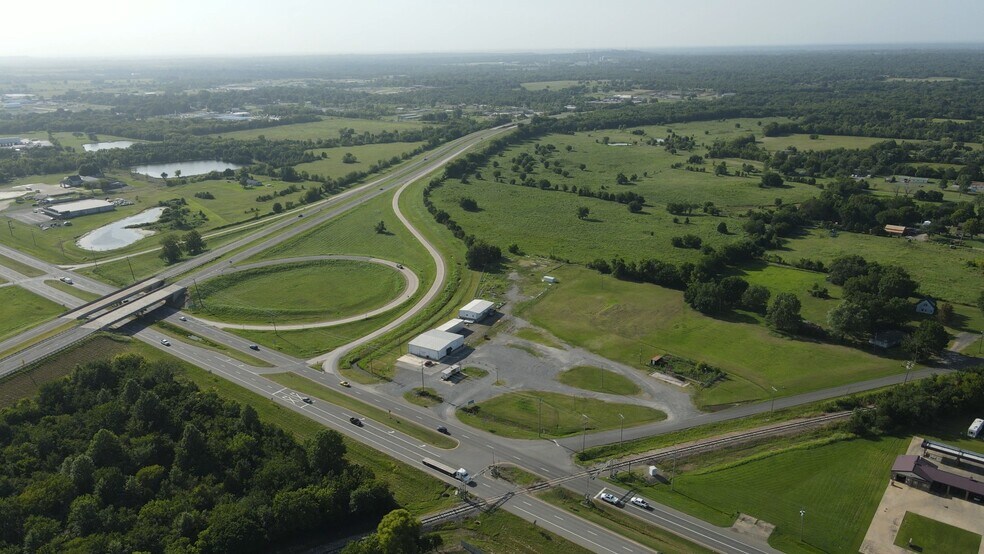 More Photos Of 120 W Peak Blvd, Muskogee Freestanding For Sale