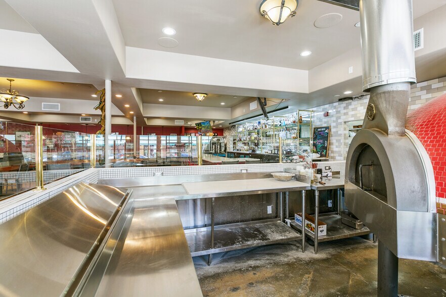 More Photos Of 534 S Myrtle Ave, Monrovia Restaurant For Lease