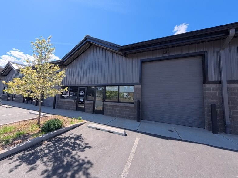Primary Photo Of 2561 NE 4th St, Bend Warehouse For Lease