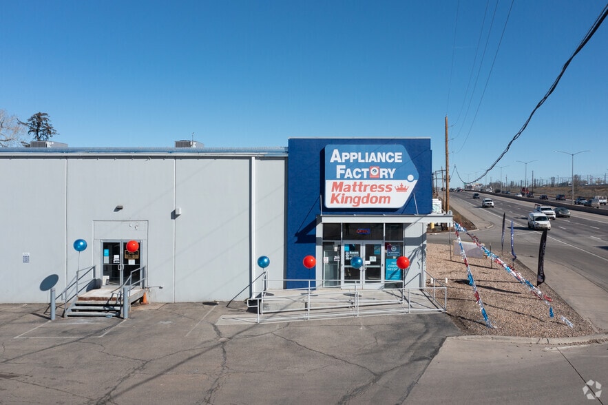 More Photos Of 2875-2885 S Santa Fe Dr, Englewood Warehouse For Lease