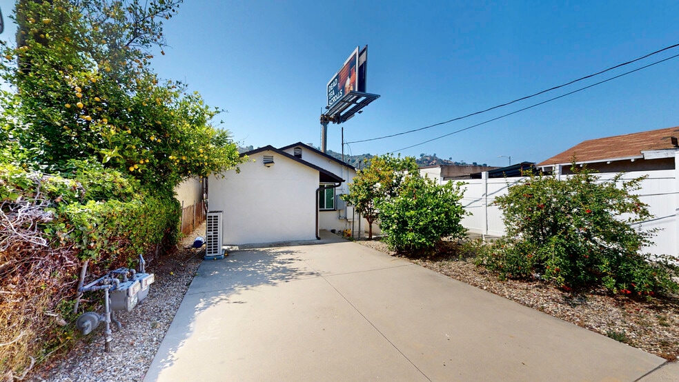 More Photos Of 6851 Foothill Blvd, Tujunga Office Residential For Sale