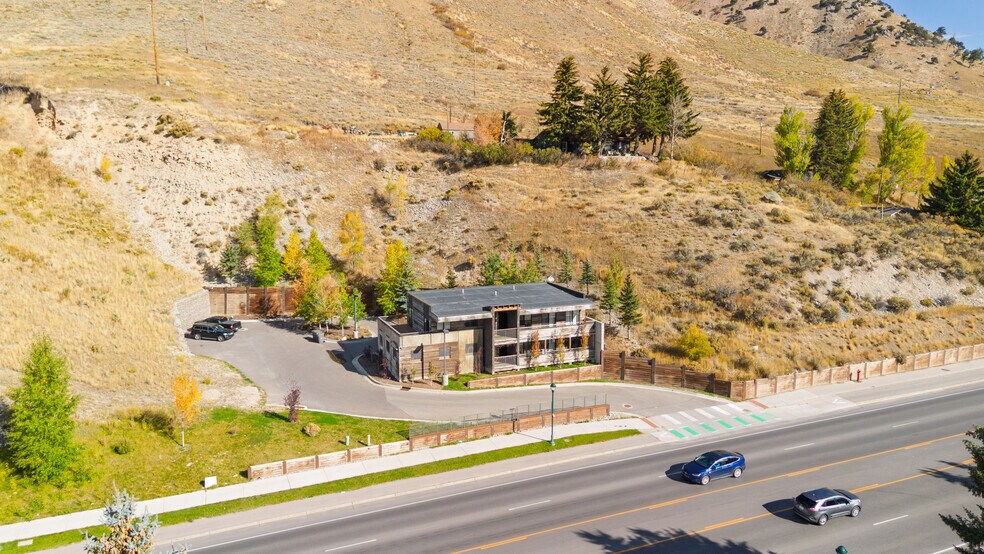 More Photos Of 855 W Broadway Ave, Jackson Apartments For Sale