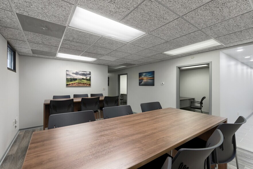 More Photos Of 725 Harvard Dr, Owensboro Coworking Space