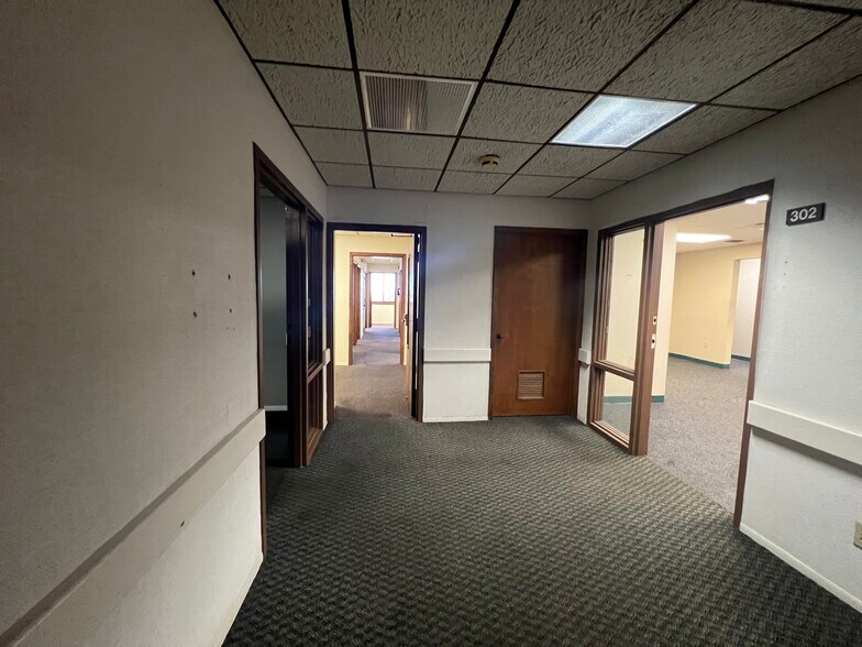 More Photos Of 420 Tamiami Trl S, Venice Medical For Sale