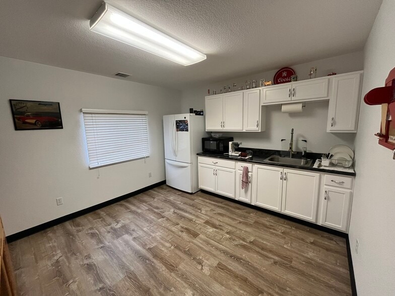 More Photos Of 7918 Cherrywood Loop, Kiowa Warehouse For Sale