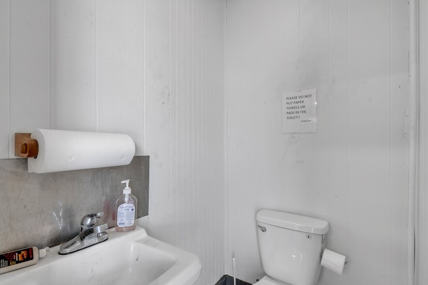 More Photos Of 2712-2716 Nevada Ave, Norfolk Research And Development For Lease