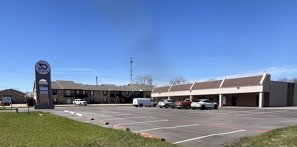 More Photos Of 1118 Interstate Highway 30, Greenville Storefront Retail Office For Lease