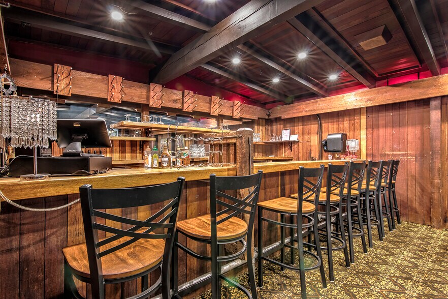 More Photos Of 54905 N Circle Dr, Idyllwild-Pine Cove Restaurant For Lease