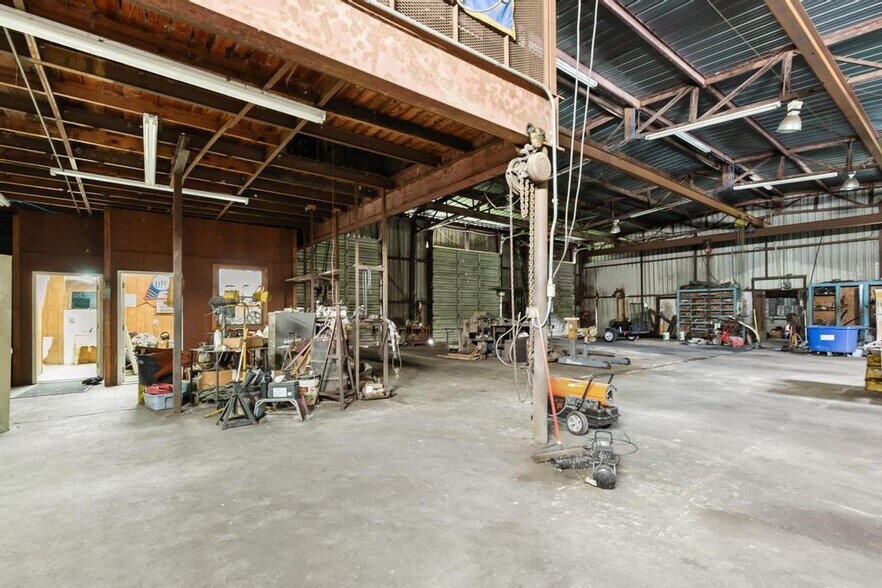 More Photos Of 15928 County Road 108, Hilliard Service For Sale