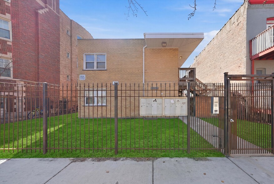 More Photos Of 2045 W Garfield Blvd, Chicago Apartments For Sale
